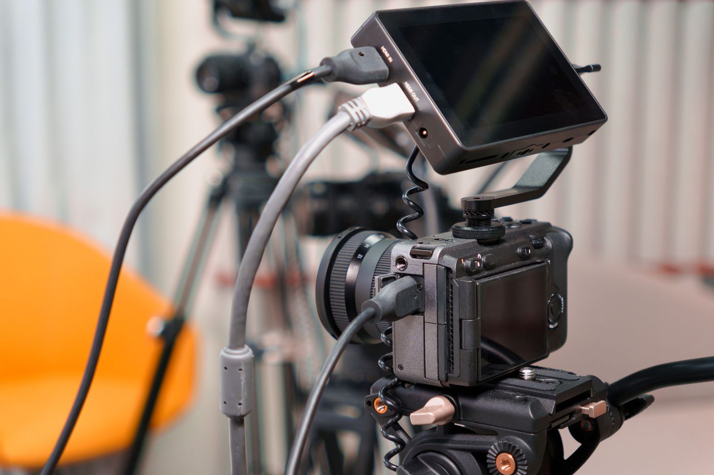 Professionelle Videokamera in einem Studio