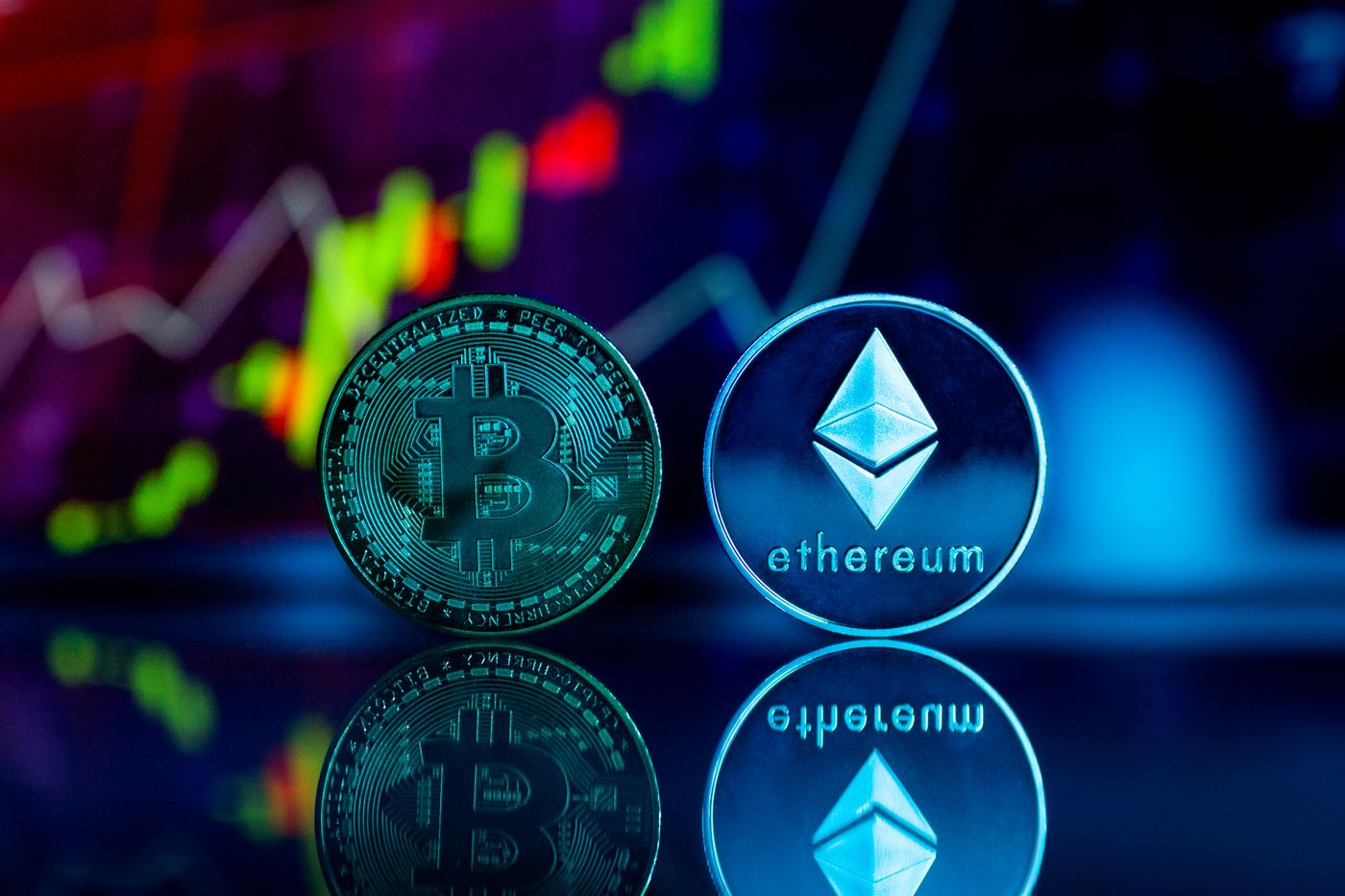 Symbolmünzen für Bitcoin und Ethereum